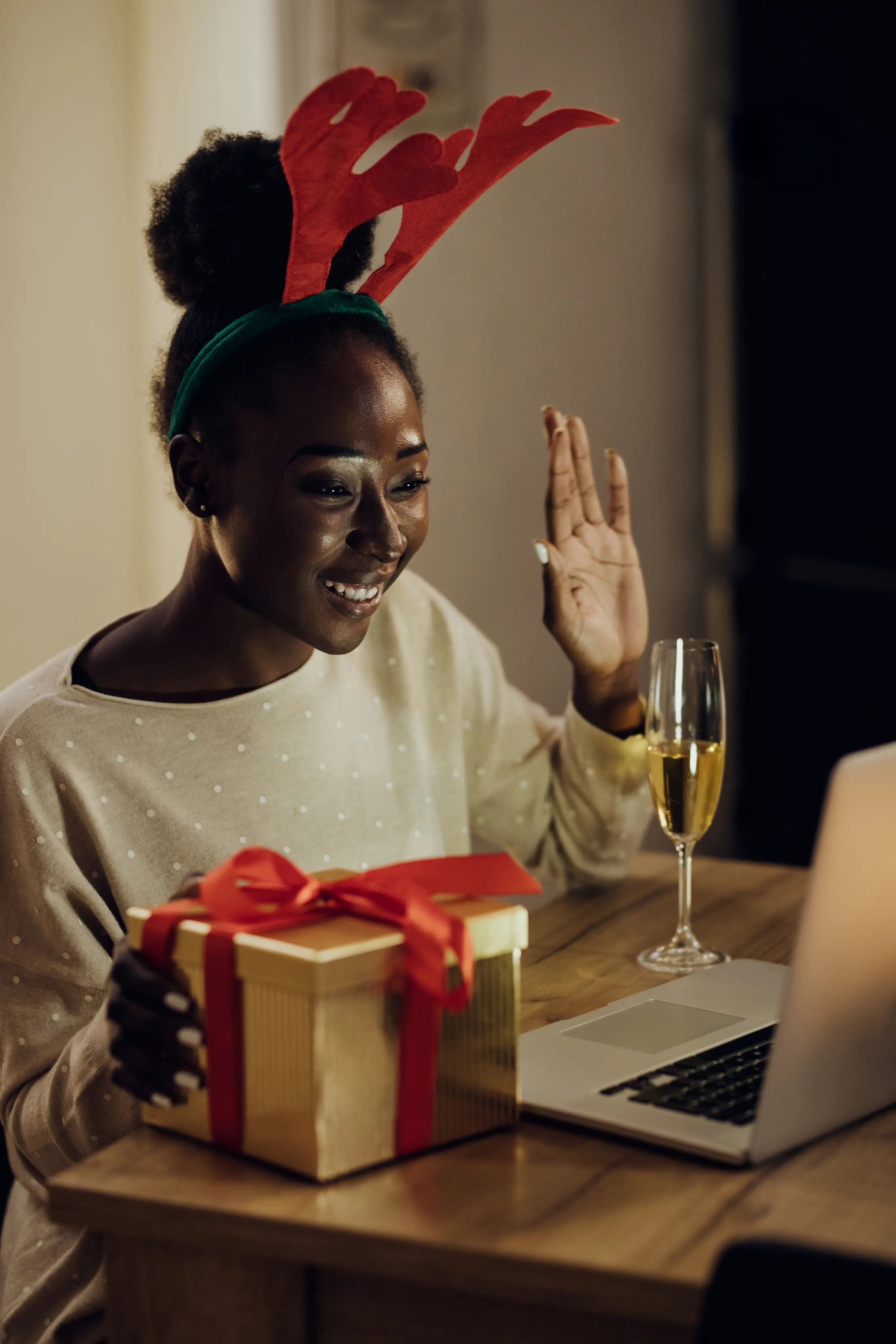 Holiday Gifting Guide: Thoughtful Corporate Holiday Gifts That Make an Impact